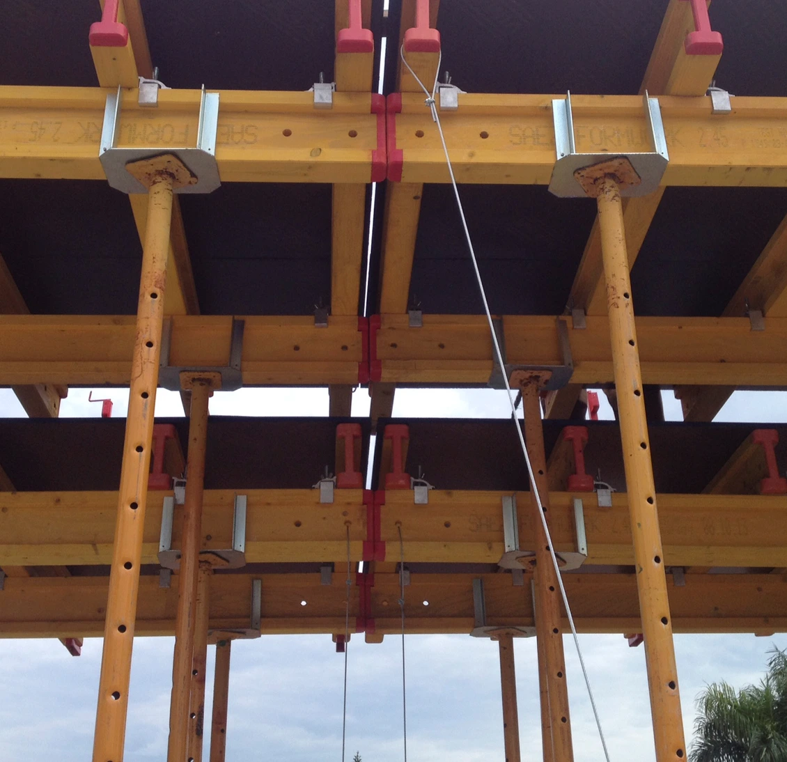 Sáez Formworks - Viga H20